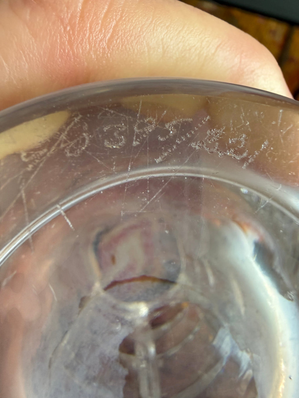 Base of Simon Gate’s Orrefors Tusen Fönster vase showing the etched signature and G 0395 pattern number.