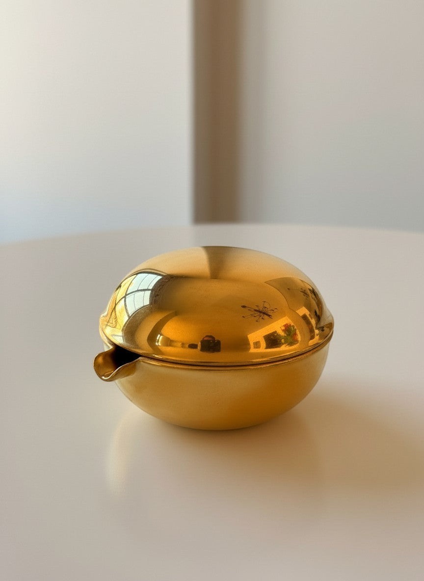 Atlas & Arden gold lustre porcelain ashtray, hand-painted by Augarten Wien. Small, round, fully gilded decorative dish.