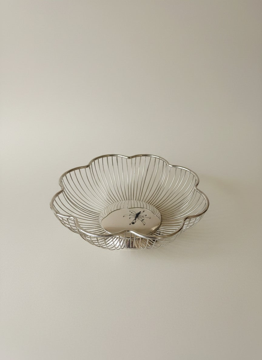 Atlas & Arden Italian silverplate wire basket with scalloped petal form and radiating wires. Mid-century.