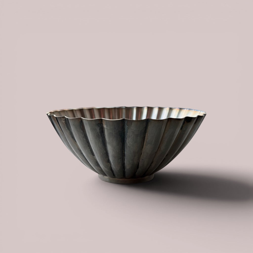 Atlas & Arden Reed & Barton silverplate fluted bowl with scalloped rim and pedestal foot. Model 1851.