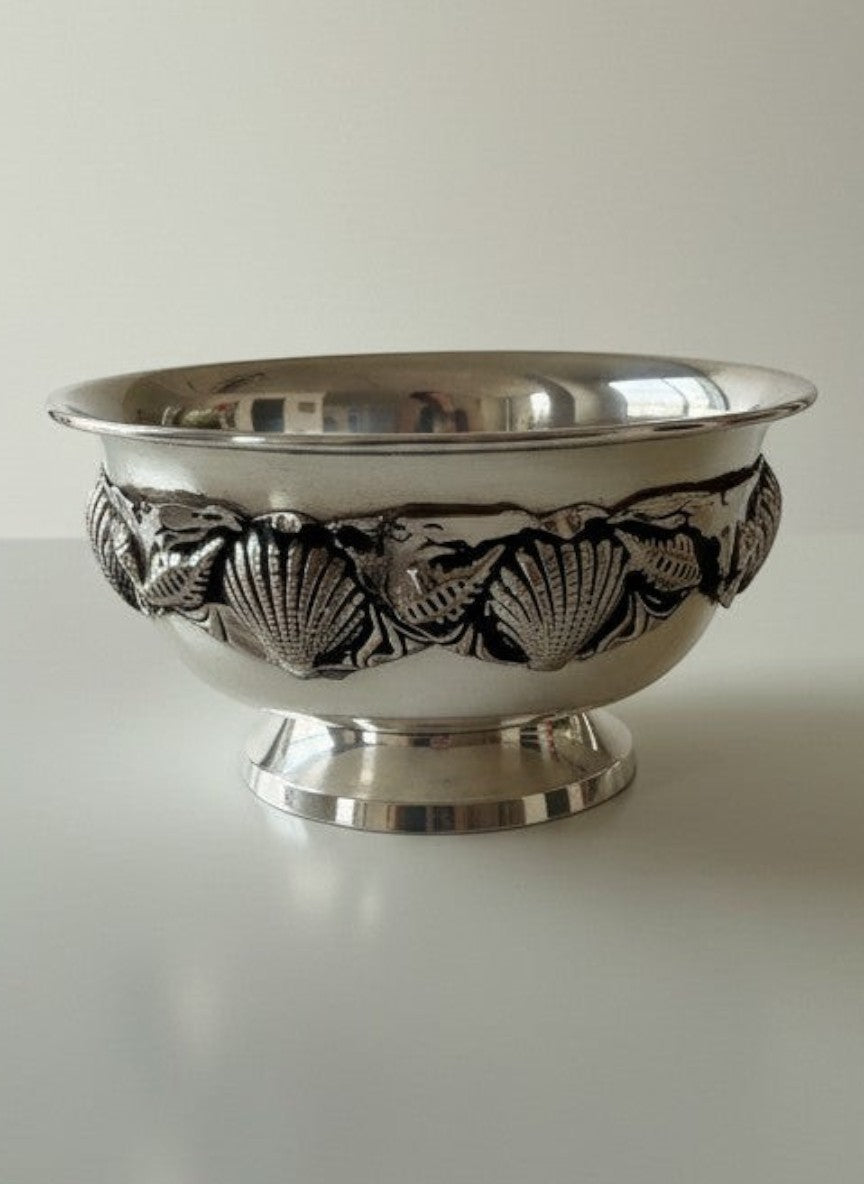 Atlas & Arden set of four silverplate footed bowls with applied shell border, mid-century style, antiqued recesses.